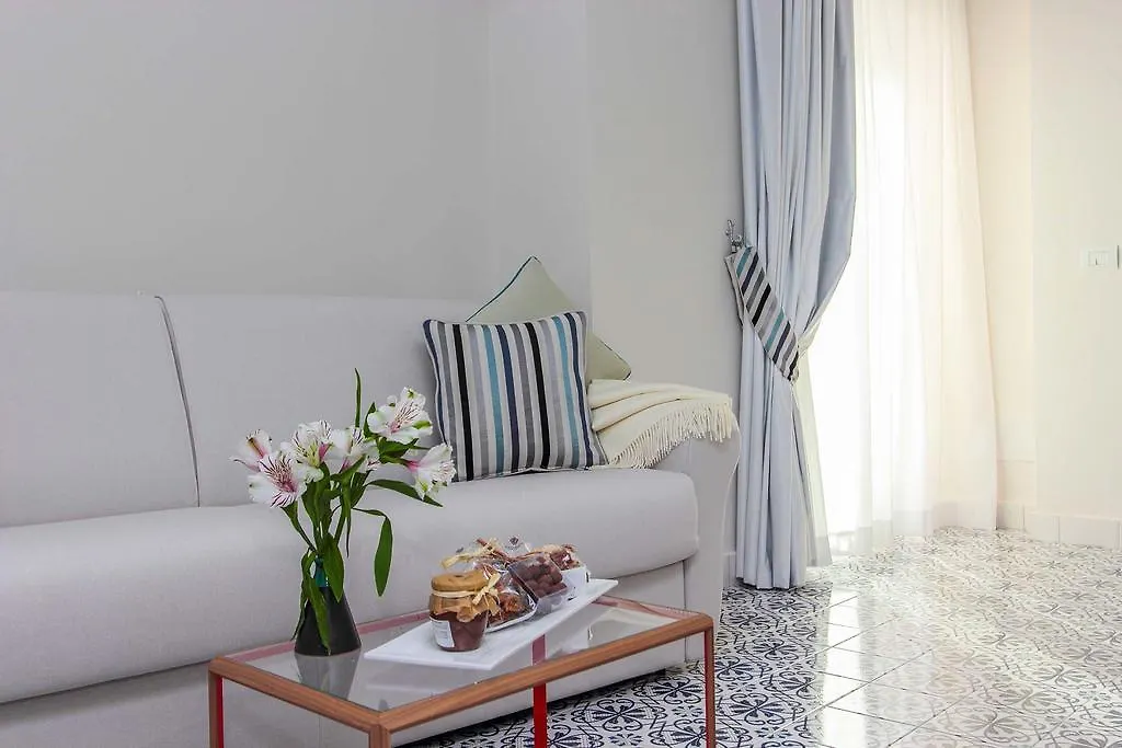 *** Guest house Diecisedici Amalfi Italy
