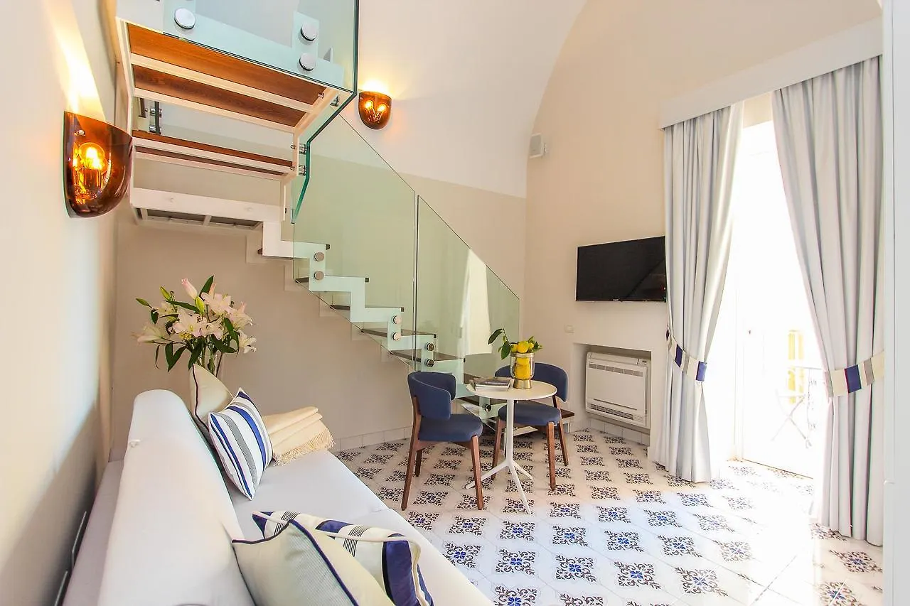 Guest house Diecisedici Amalfi